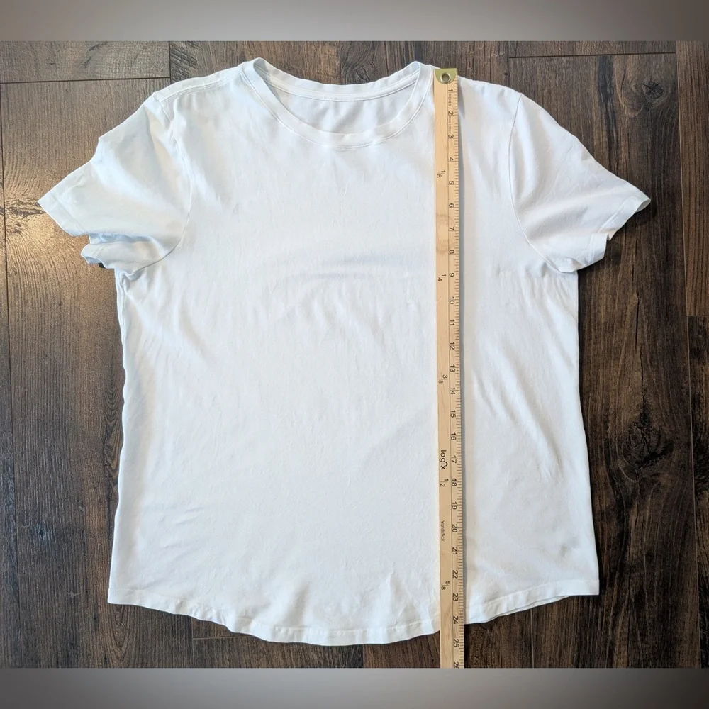 Lululemon Women’s White Short Sleeve Tee